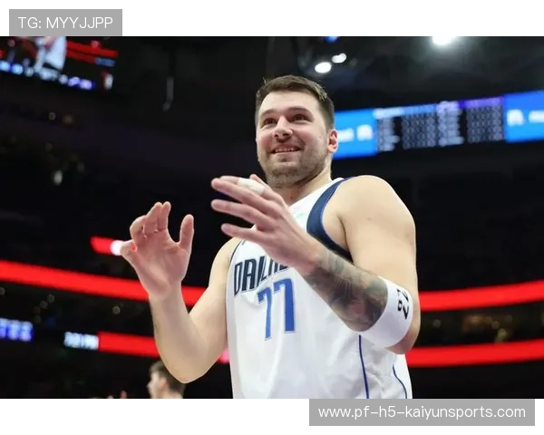 东契奇突破分球助攻上篮，独行侠在主场完成翻盘